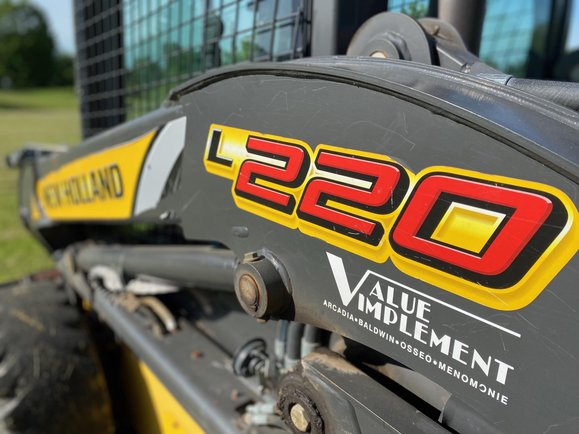 2011 NEW HOLLAND L220 - Image 14